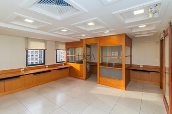 office em Avenida Luiz Manoel Gonzaga, Três Figueiras - Porto Alegre - RS
