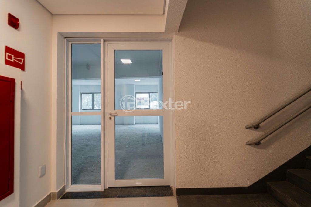 1729473574606-02_601301037_24_20rua_20aguiar_20de_20barros_2c_2069_20sala101_20bela_20vista_20esquina_20pauliceia_20remax_20_1_.jpeg