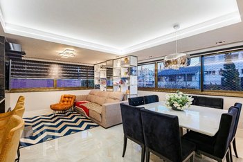 apartment em Rua Líbero Badaró, Passo da Areia - Porto Alegre - RS