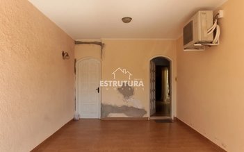 house em Avenida 23, Vila Santo Antônio - Rio Claro - SP