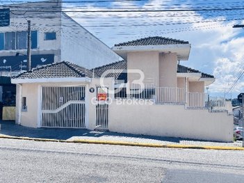 house em Avenida das Linhas, Loteamento Villa Branca - Jacareí - SP