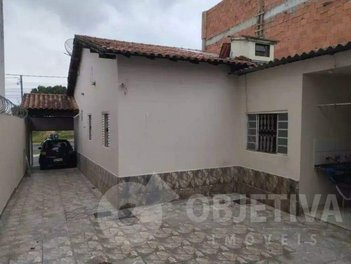 house em Rua Benjamin Alves Santos, Lagoinha - Uberlândia - MG