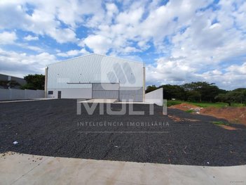 industrial em Avenida Antônio Tomaz Ferreira de Rezende, Distrito Industrial - Uberlândia - MG