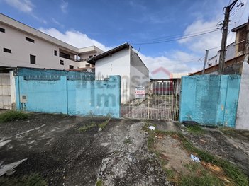 house em Avenida Santa Cruz do Areao, Vila Areao - Taubaté - SP