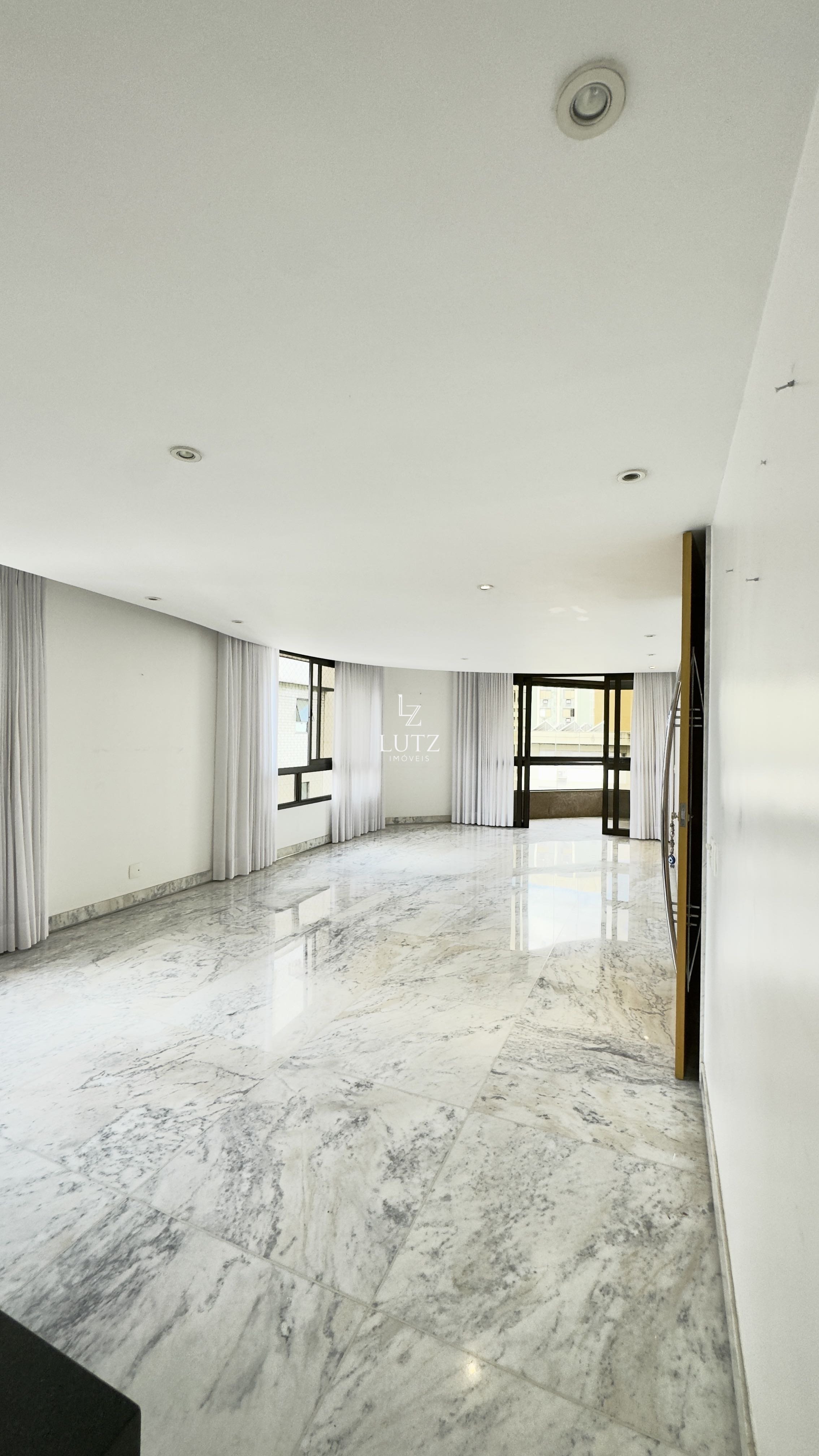 Apartamento com 4 quartos — Lourdes, Belo Horizonte