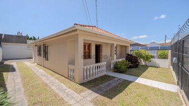 house em Rua Doutor Edmundo Berchon, Centro - Pelotas - RS