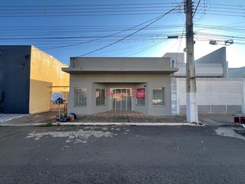 office em Rua 24 de Maio, Centro - Santo Antônio da Platina - PR