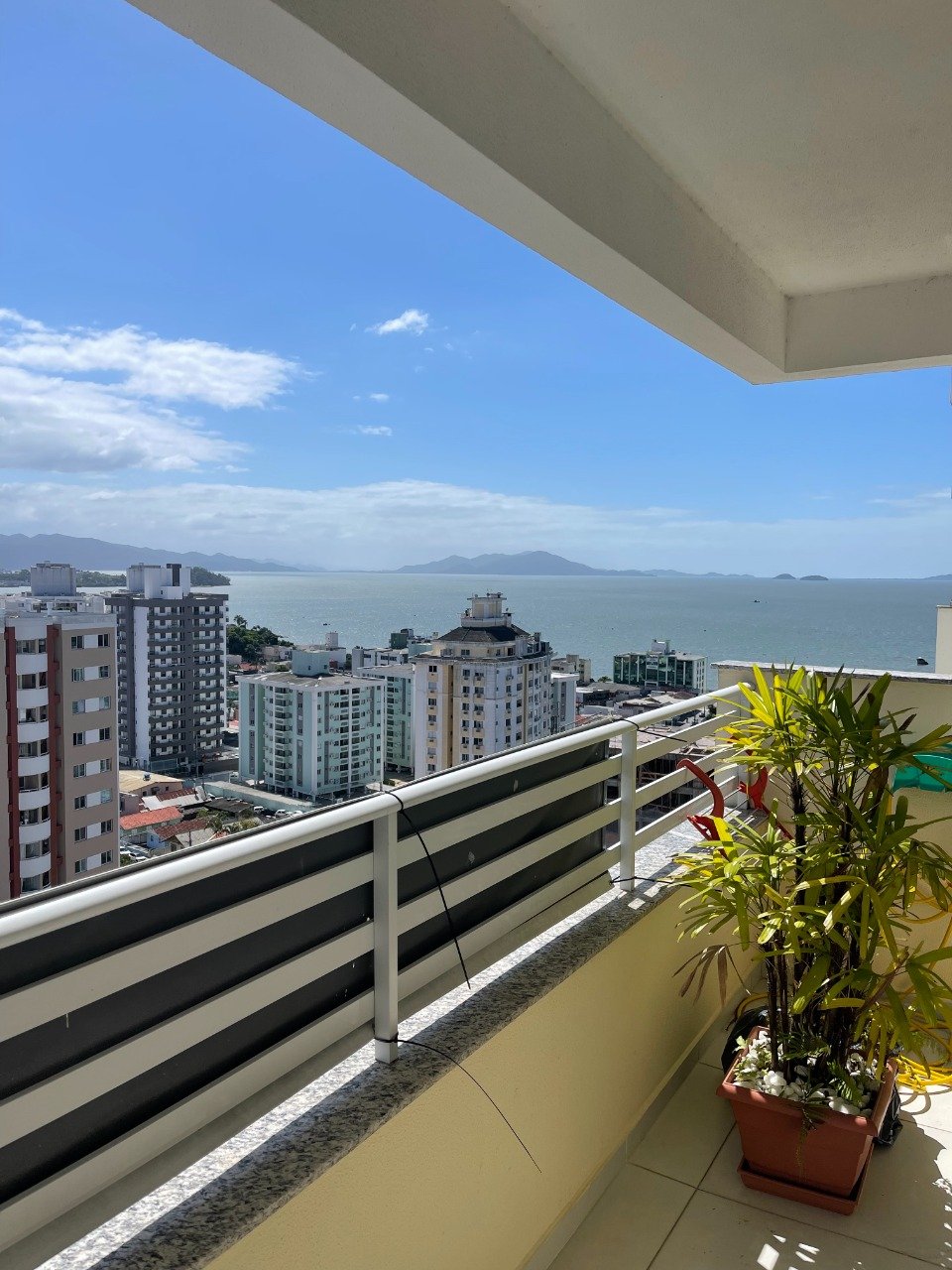 4. Sacada c_ vista mar