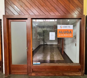 business em Estrada União e Indústria, Itaipava - Petrópolis - RJ