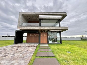 house em Rua Pedro Hygino da Silveira, Centro - Xangri-Lá - RS