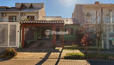 house em Rua Nestor José Nitschke, Guarujá - Porto Alegre - RS