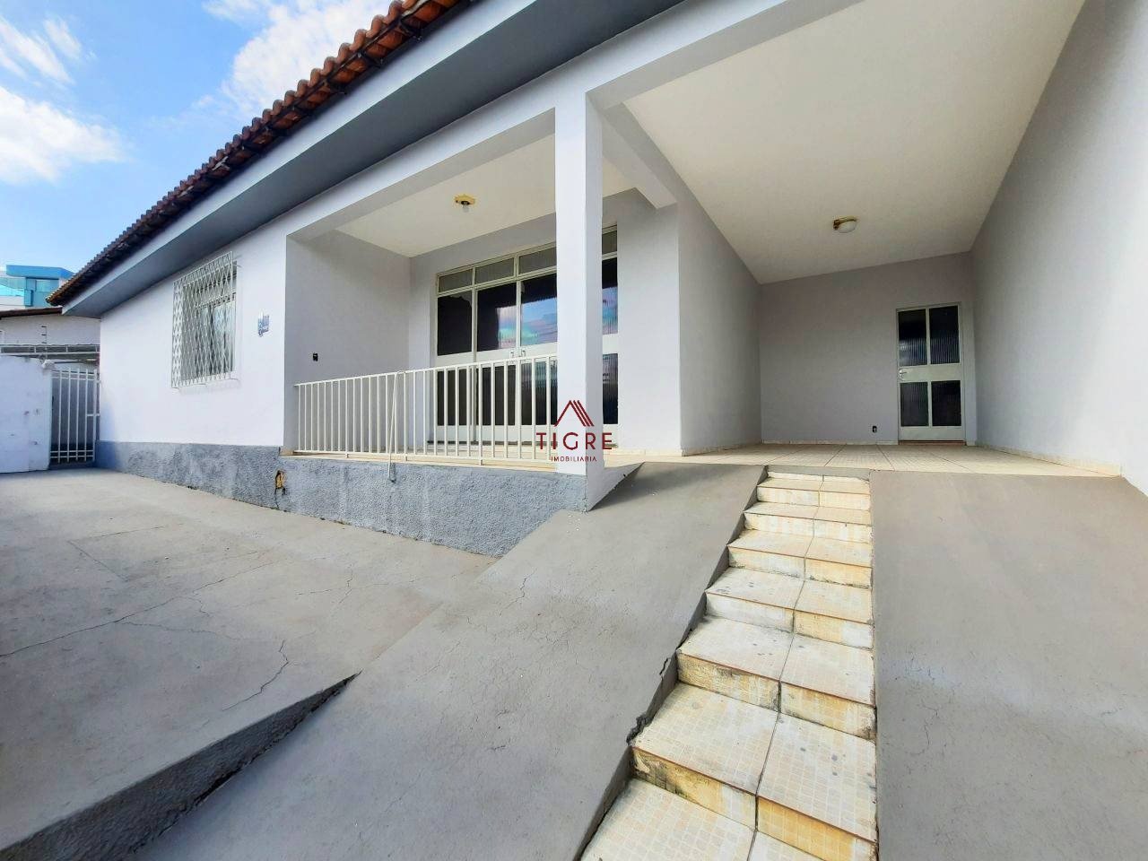 Casa com 5 quartos — Planalto, Belo Horizonte