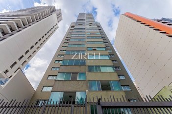 apartment em Rua Lamenha Lins, Centro - Curitiba - PR