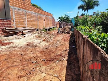 land_lot em Rua Quito, Vila Morangueira - Maringá - PR