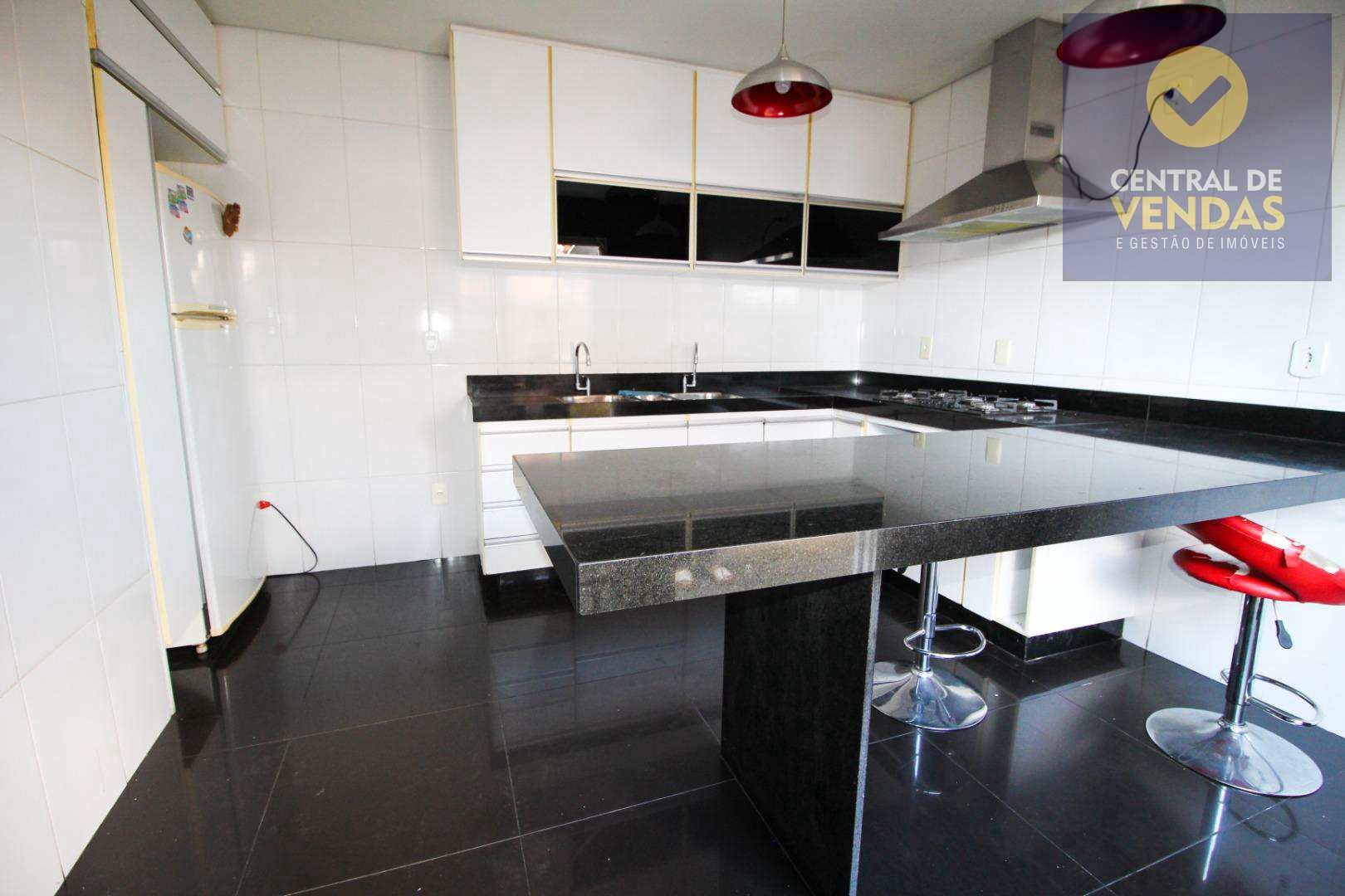 Casa com 4 quartos — Santa Amélia, Belo Horizonte