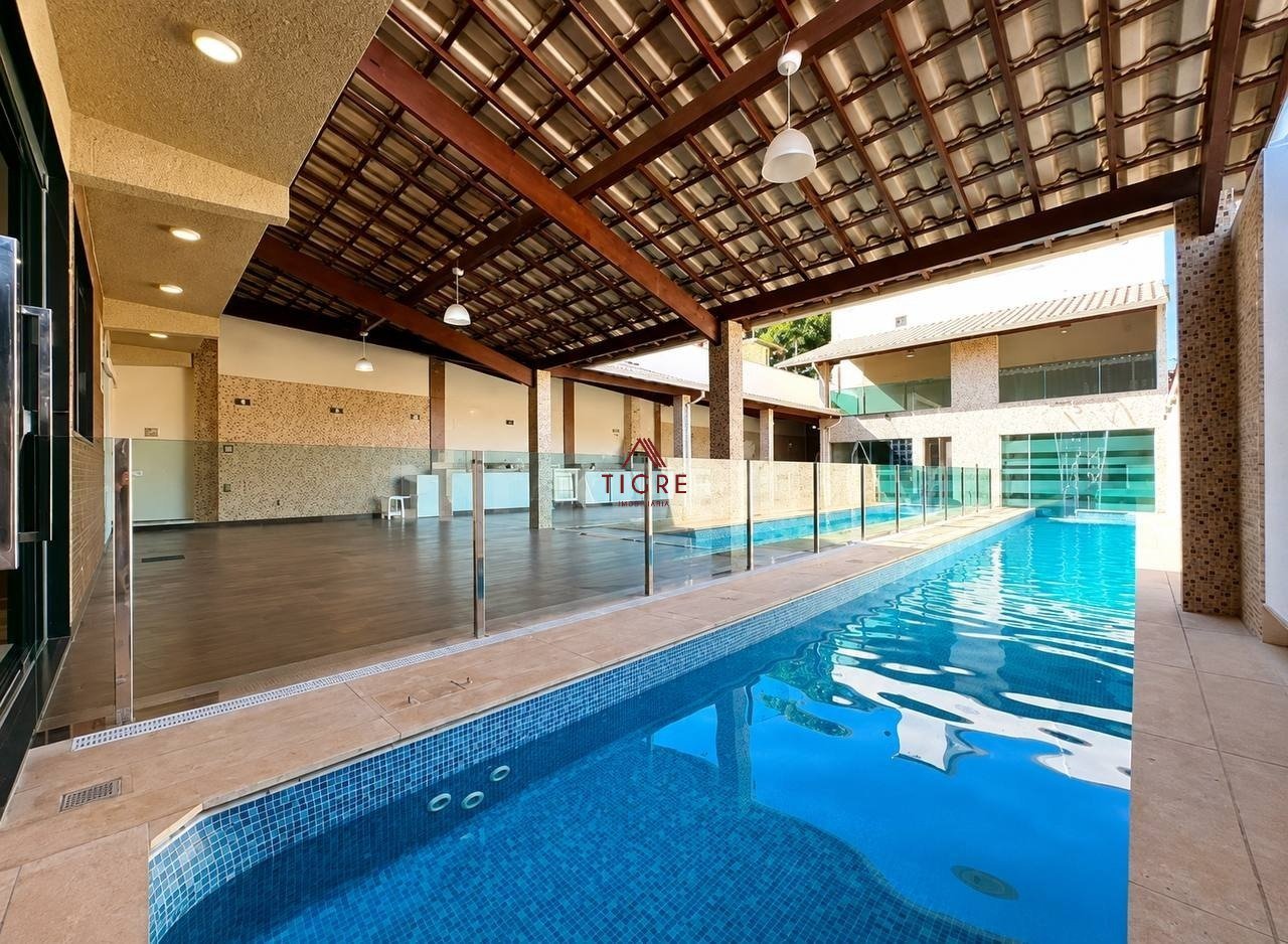 Casa com 56 quartos — Trevo, Belo Horizonte