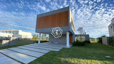 house em Avenida Paraguassu, Centro - Xangri-Lá - RS