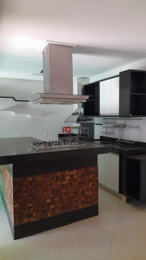 casa-a-venda-evidence-cozinha
