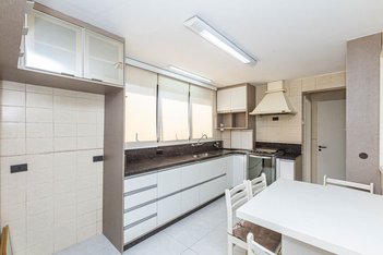 apartment em Avenida Iguaçu, Água Verde - Curitiba - PR