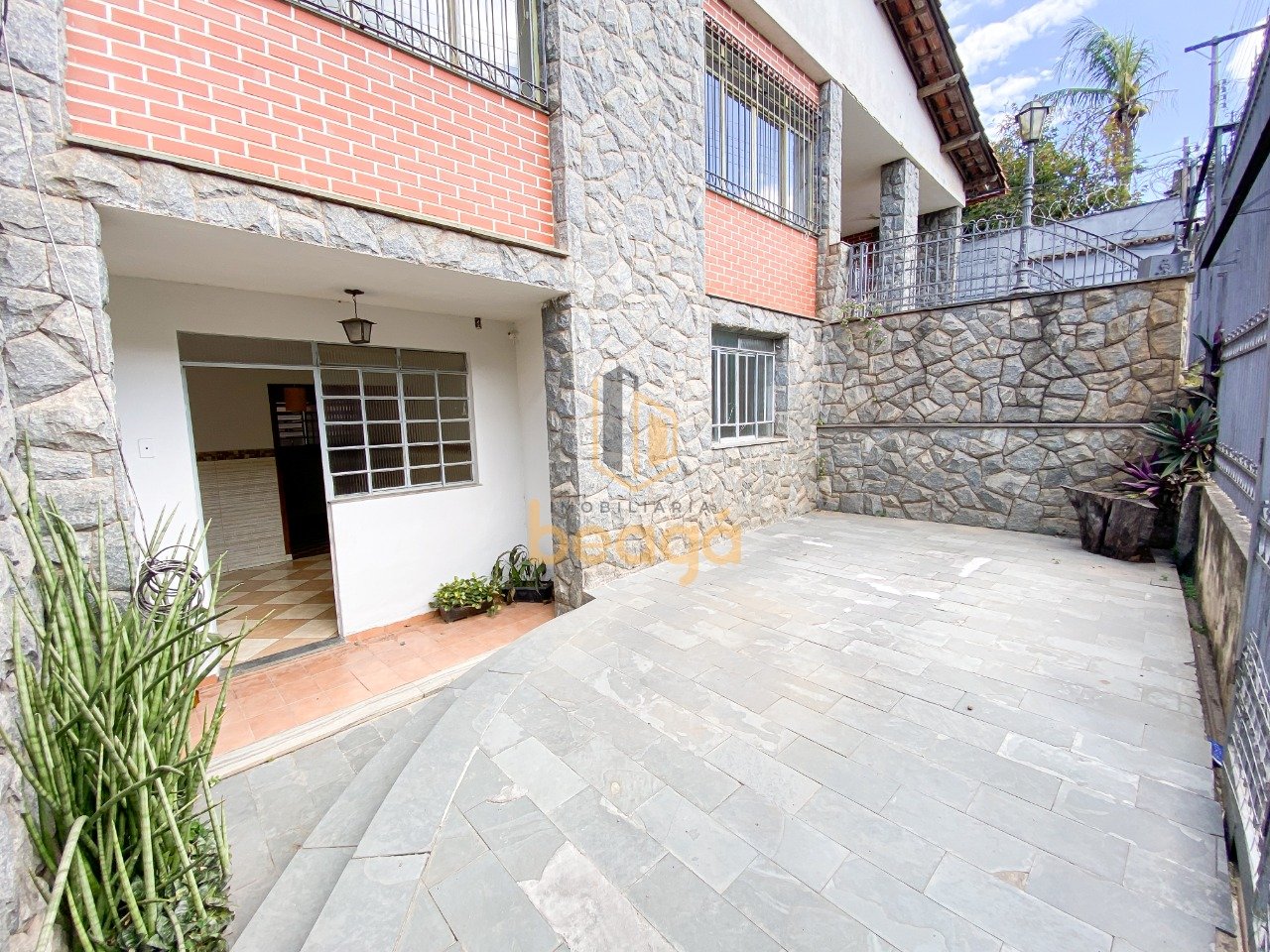 Casa com 2 quartos — Dom Cabral, Belo Horizonte