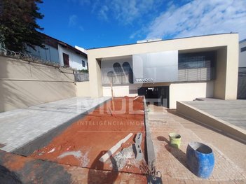 business em Avenida Nicomedes Alves dos Santos, Lídice - Uberlândia - MG