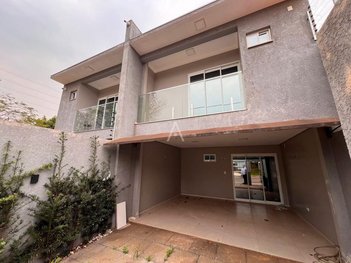 house em Rua Lageado, Canadá - Cascavel - PR