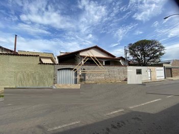 house em Alameda dos Ipês, Pinheiros - Varginha - MG