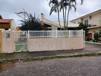 house em Rua Manoel Soares D'Azevedo Maia, Carianos - Florianópolis - SC