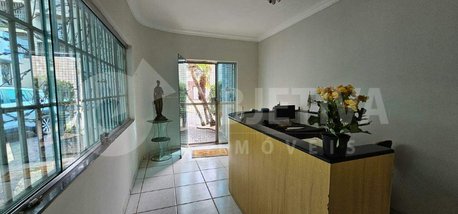 house em Rua Santa Catarina, Brasil - Uberlândia - MG