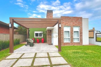 house em Rua Ibirapuitã, Centro - Xangri-Lá - RS