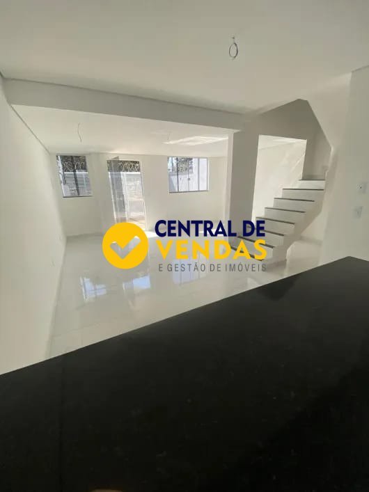 Casa com 3 quartos — Piratininga (Venda Nova), Belo Horizonte