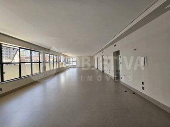 office em Avenida João Naves de Ávila, Saraiva - Uberlândia - MG
