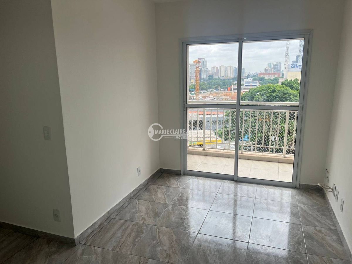 Apartamento á venda na Quarta Parada com 2 dormitórios - uma suíte.
