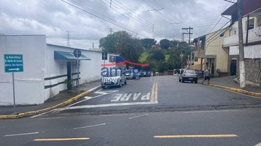 commercial_building em Rua Alberto Capucci, Jardim das Oliveiras - Jacareí - SP