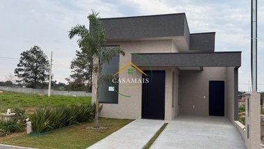 house em Avenida Ivo Mário Isaac Pires, das Pedras - Cotia - SP