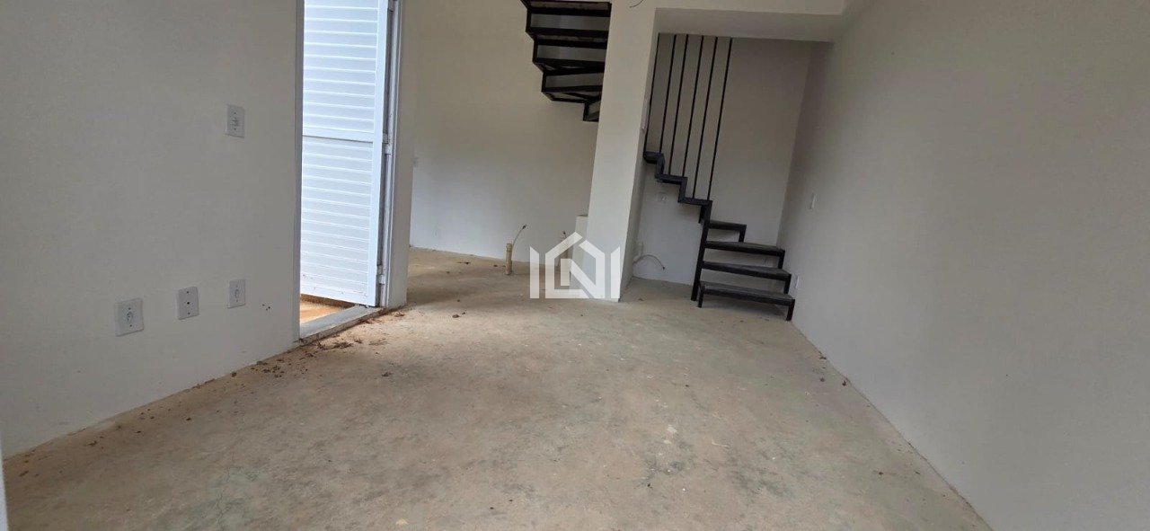 casa a venda no condominio encantada sala de estar e jantar