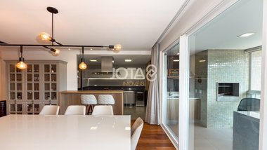 apartment em Rua Brasílio Itiberê, Água Verde - Curitiba - PR