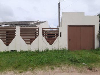 house em Rua Treze, Zona Portuária - Rio Grande - RS