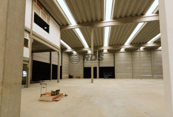 industrial em Avenida Independência, Jardim Independência - Taubaté - SP