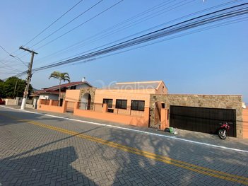 commercial_building em Baldicero Filomeno, Ribeirão da Ilha - Florianópolis - SC