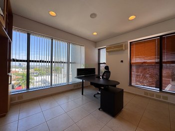 office em Avenida Bandeirantes, Vila Ipiranga - Londrina - PR