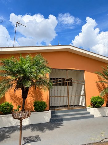 house em Rua Aprígio de Araújo, Centro - Sertãozinho - SP
