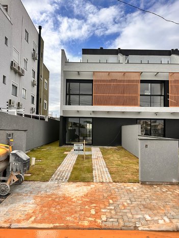 house em Valmor Della Giustina, Ingleses do Rio Vermelho - Florianópolis - SC
