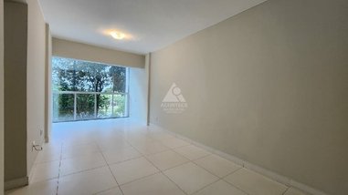 apartment em AOS 4 Bloco F, Área Octogonal - Brasília - DF