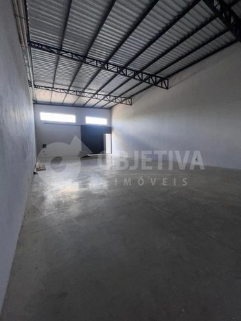 industrial em Avenida João Mendes, Pampulha - Uberlândia - MG
