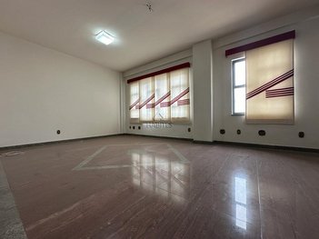 office em Doutor Jaguaribe, Vila dos Lavradores - Botucatu - SP