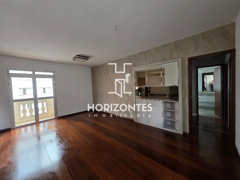 Apartamento com 3 quartos — Funcionários, Belo Horizonte