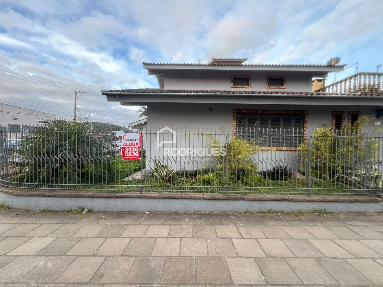 1c207914-fdb9-44e9-8a3b-a08a227db604