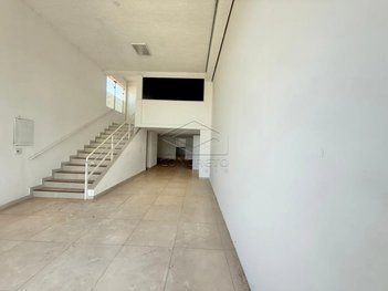 business em Avenida Zezinho Magalhães, Jardim Estádio - Jaú - SP