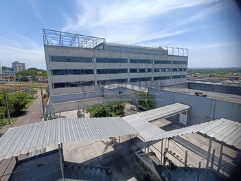 industrial em Rua Doutor Kival Fernando Pereira, Três Marias - São José dos Pinhais - PR